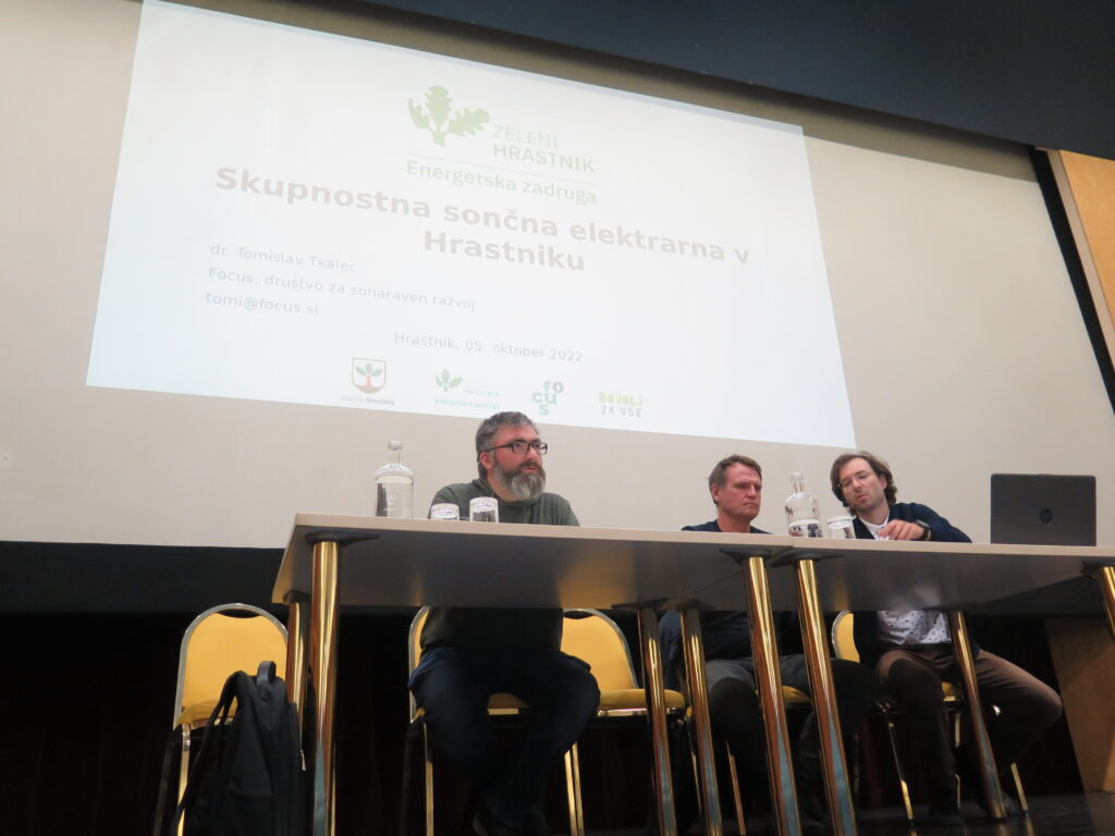Skupnostna sončna elektrarna v Hrastniku se postavlja na noge
