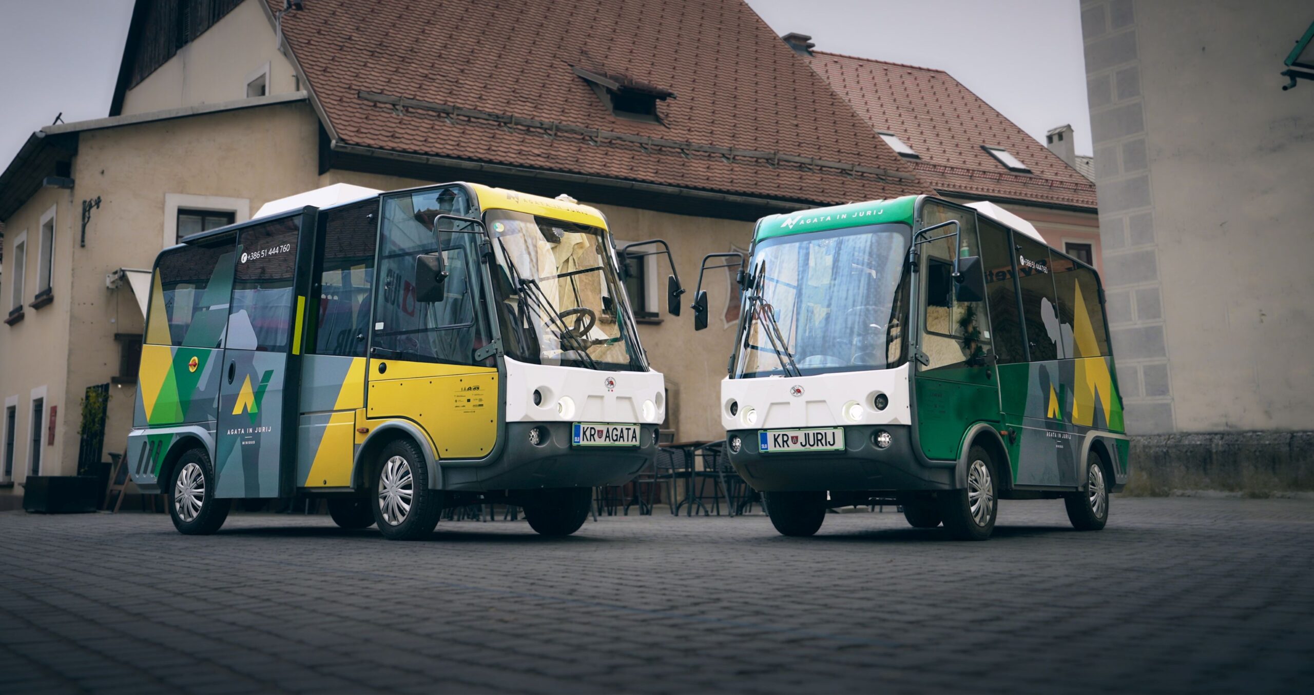 E-minibus v pešconi: Agata in Jurij